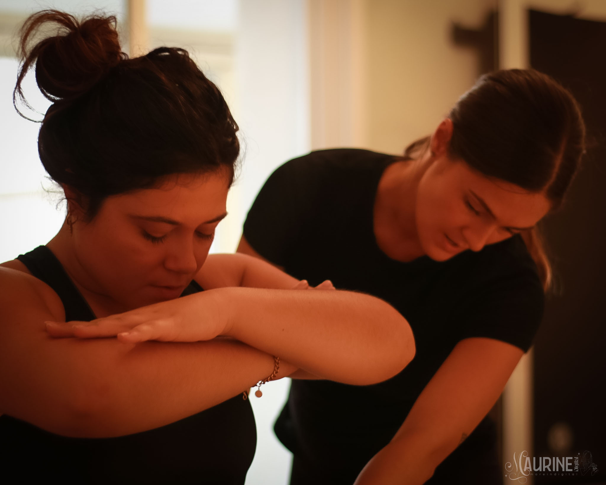 Pilates & Reformer — mouvement fluide en studio